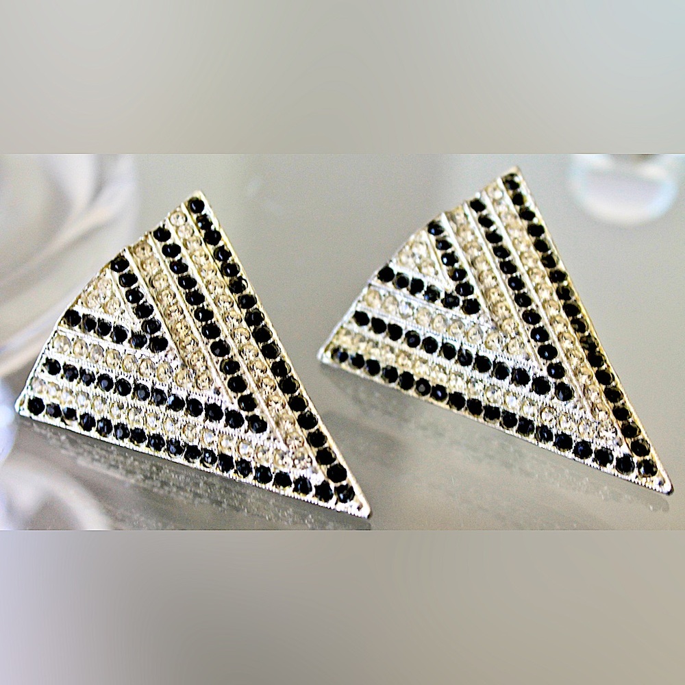 TARA EARRINGS CLIP ON VINTAGE SILVER BLACK CLEAR CRYSTAL SAMPLE 90’s PYRAMID